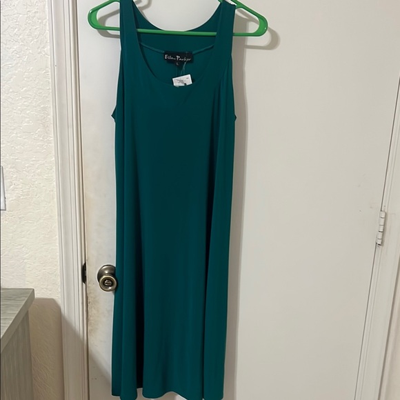 Green Sleeveless Scoop Neck Midi Sundress - Picture 2 of 3